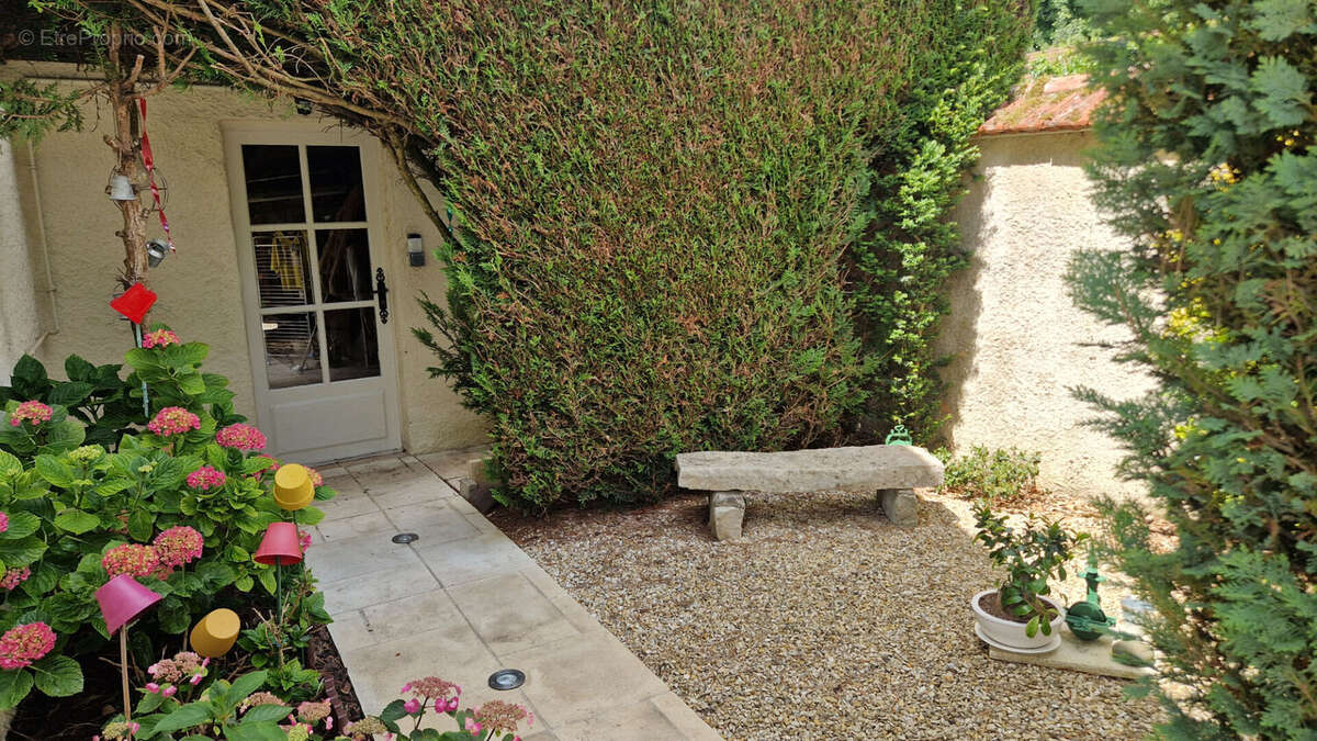 Maison à JOUY
