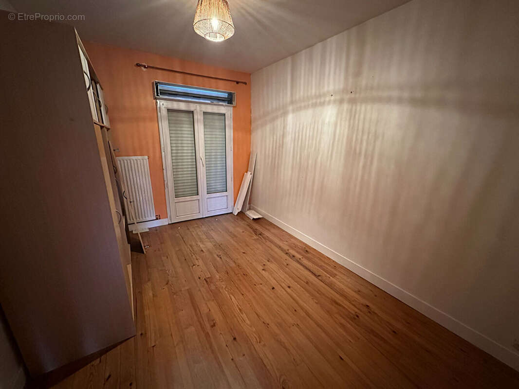 Maison à CONDE-SUR-HUISNE