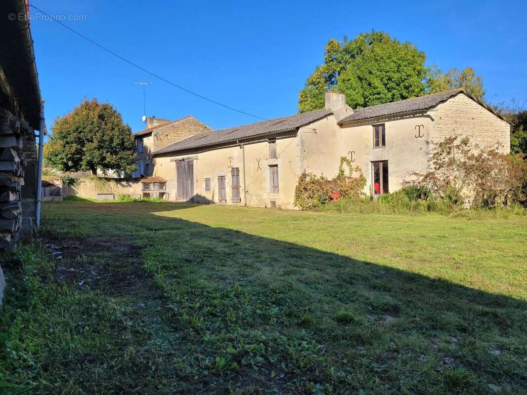 Photo 4 - Maison à VOUILLE