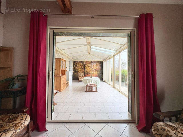 Maison à NEUILLE-PONT-PIERRE