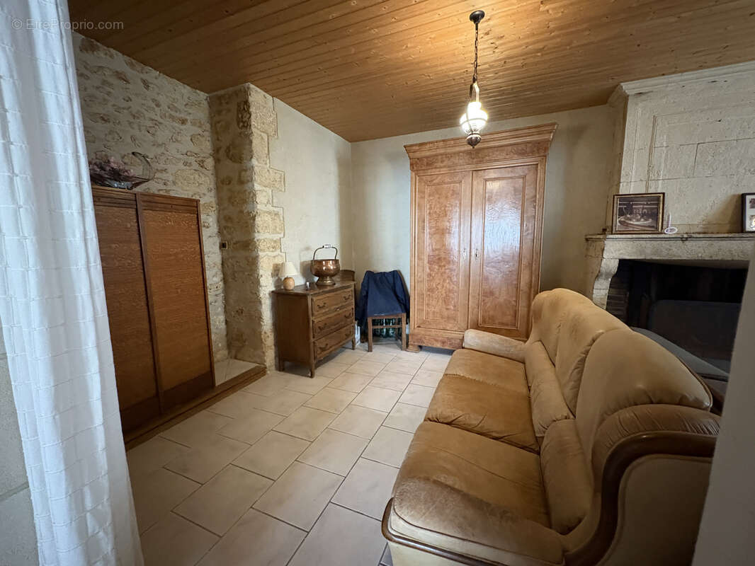 Maison à L&#039;EGUILLE