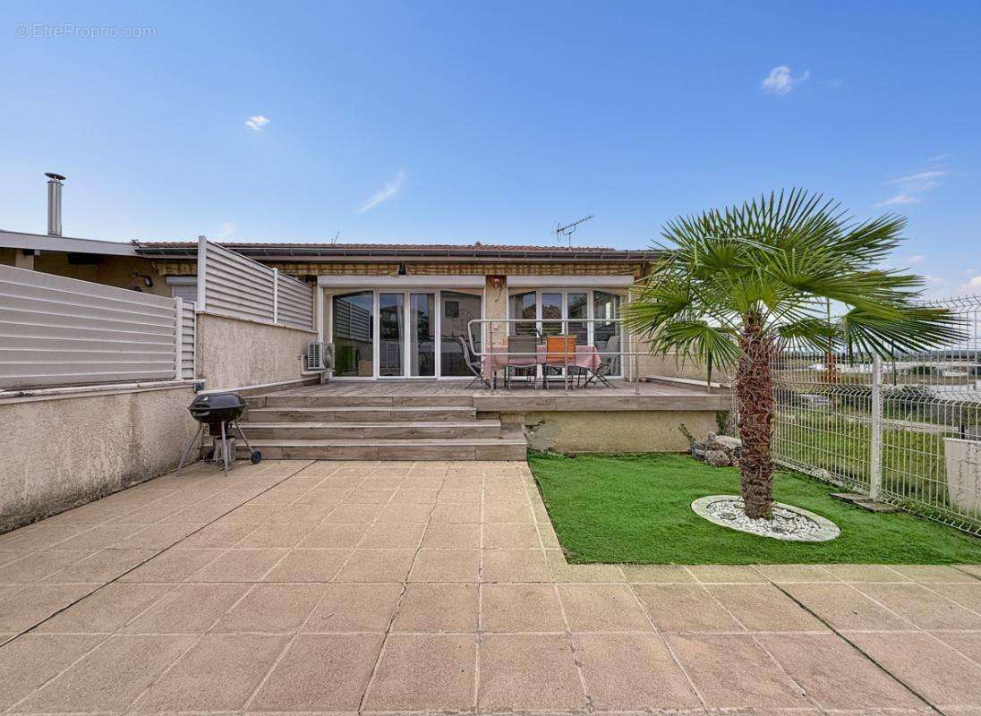 Maison à REVENTIN-VAUGRIS