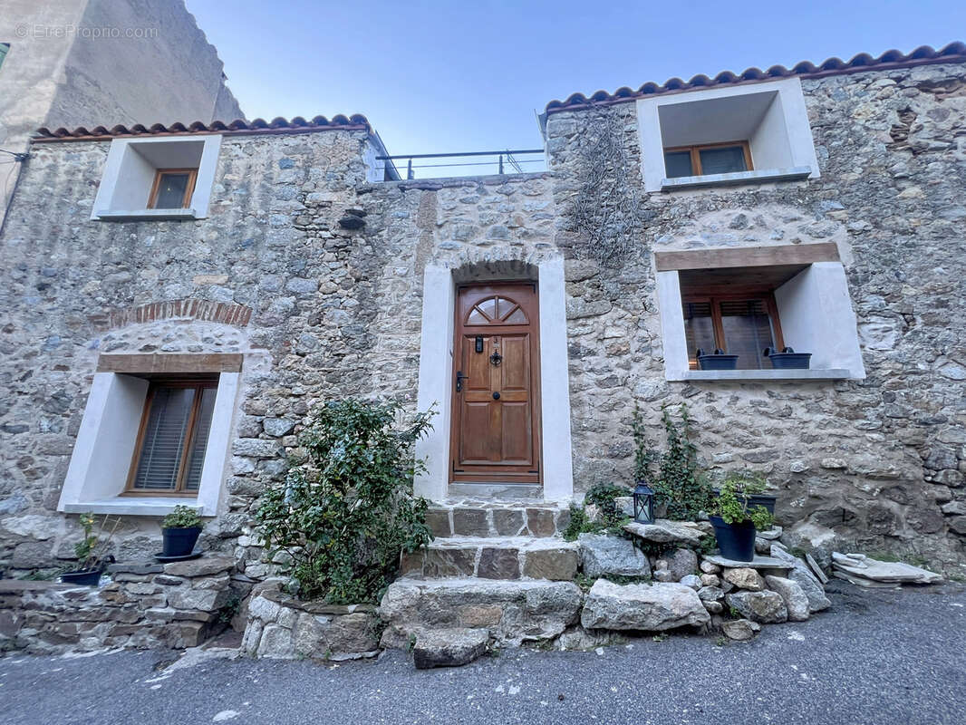 Coup de cœur à Tarerach : maison rénovée alliant pierre et modernité - photo 17