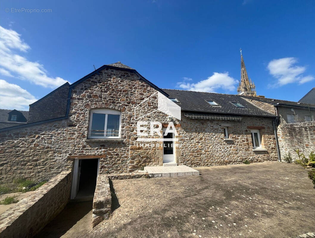 Maison à LE PERTRE