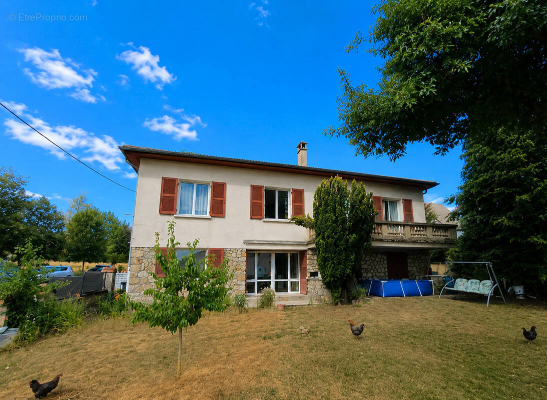 Maison sur sous sol complet et terrain attenant - photo 1