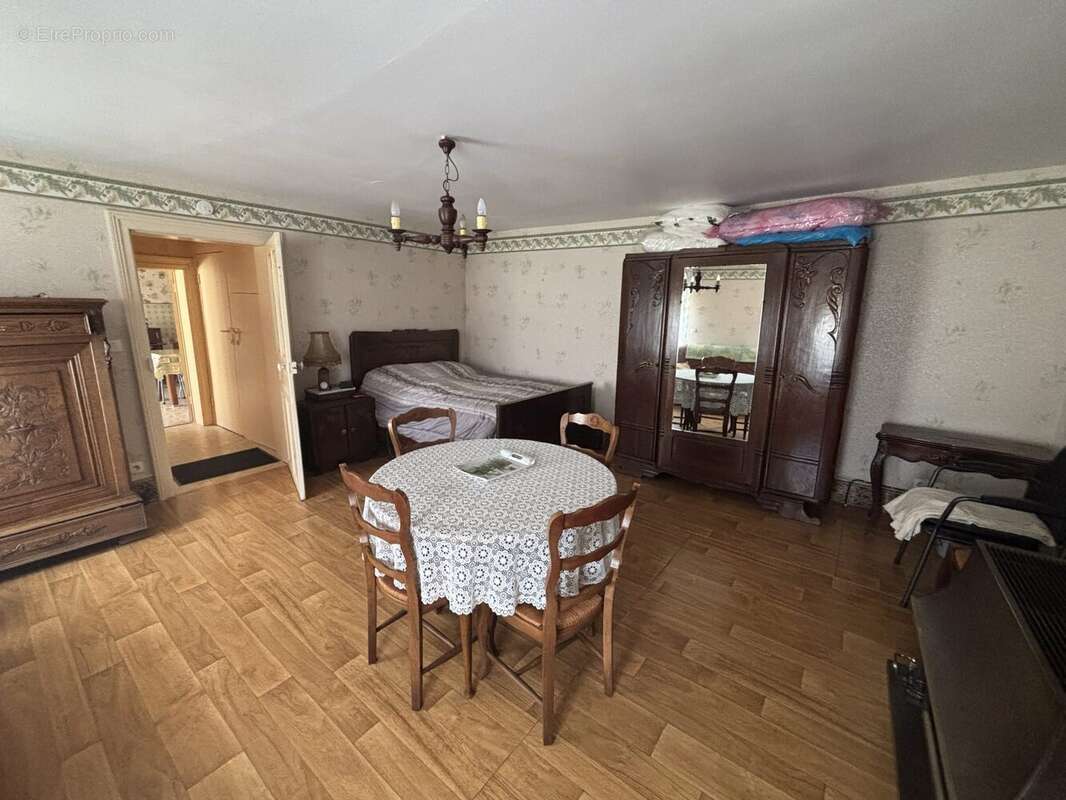 Maison 106 m² à Solesmes  - photo 4