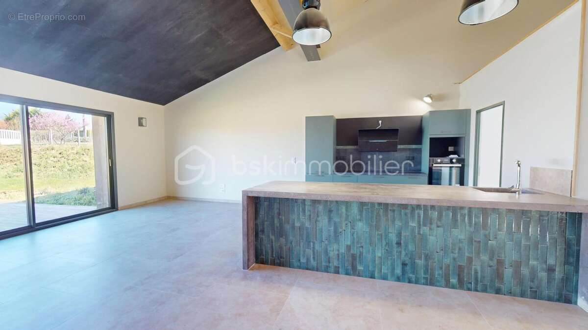 Maison à BARBEZIEUX-SAINT-HILAIRE