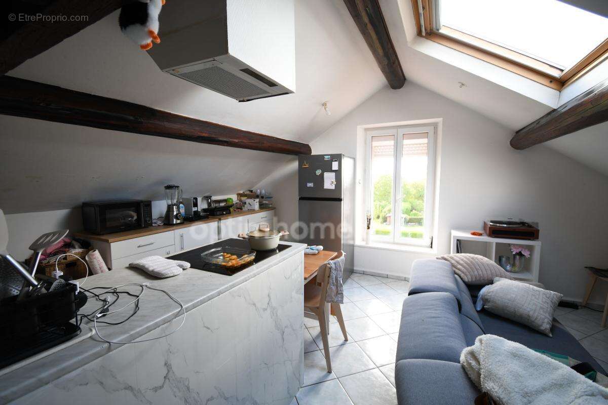 Immeuble complet - 3 appartements - places parking - photo 12
