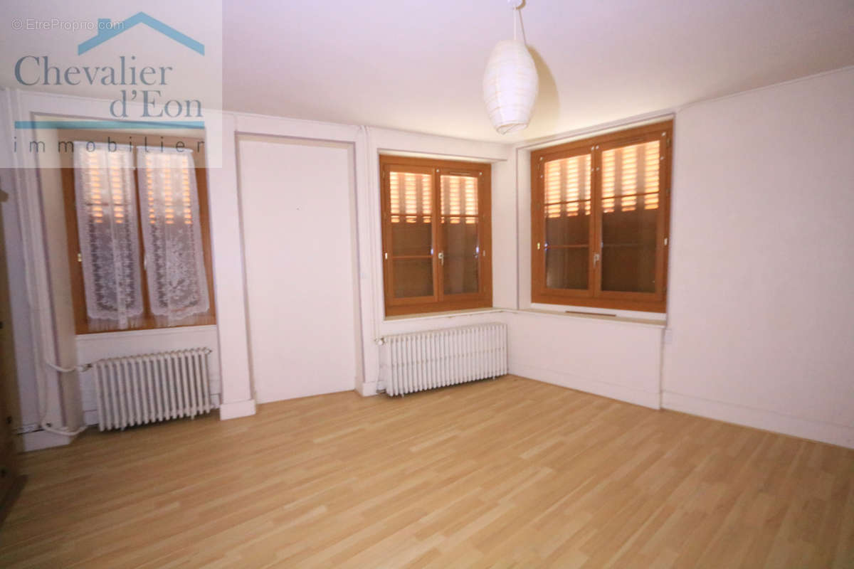 Maison à ANCY-LE-FRANC