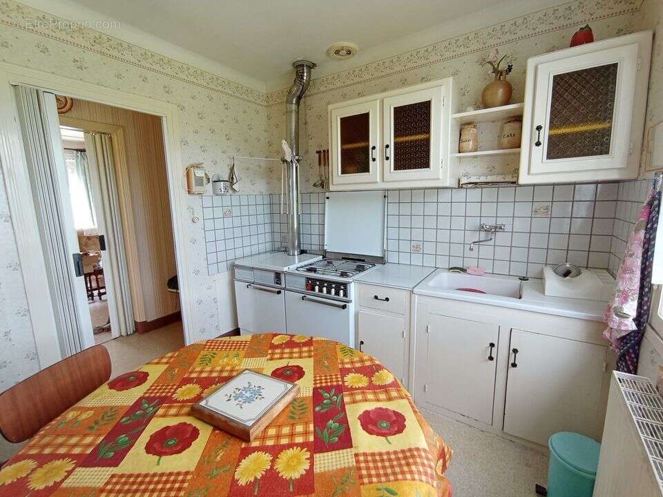 Maison à LE MAYET-DE-MONTAGNE