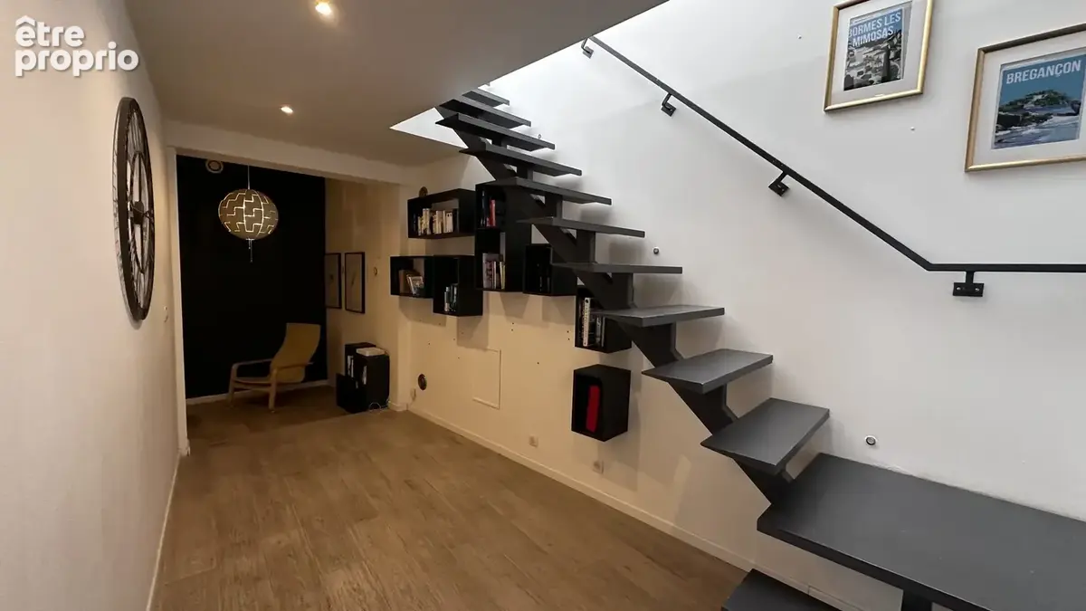 Maison à vendre à Bormes les mimosas avec 3 chambres, garage terrasse au calme avec vue dégagée colline et mer - photo 6