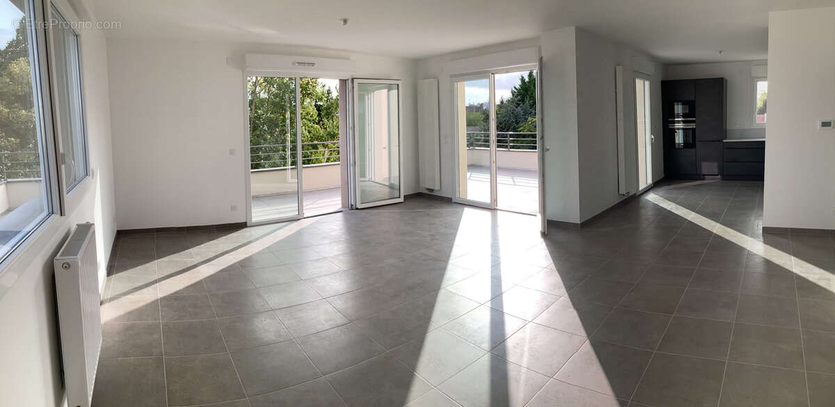 Appartement Terrasse dernier étage Cormontreuil - photo 3