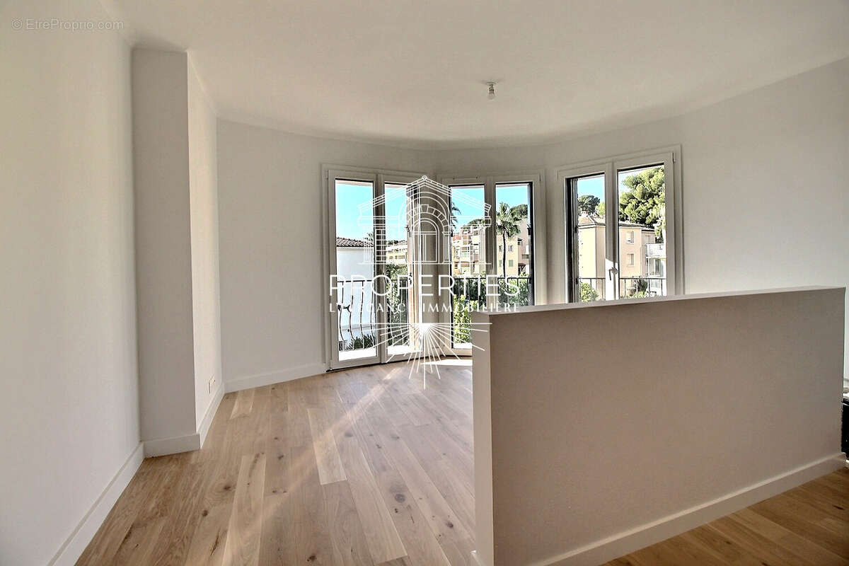 Appartement à SANARY-SUR-MER