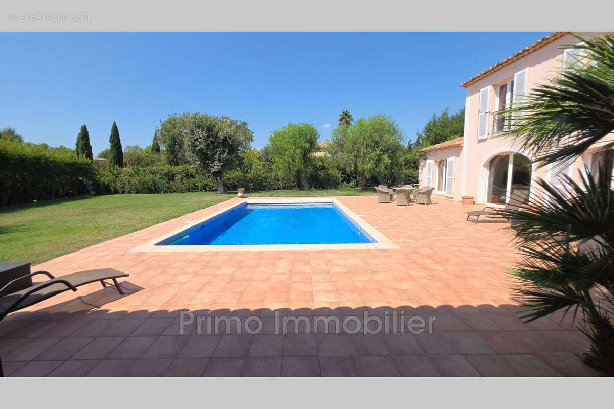 Maison 200 m² à Grimaud  - photo 4