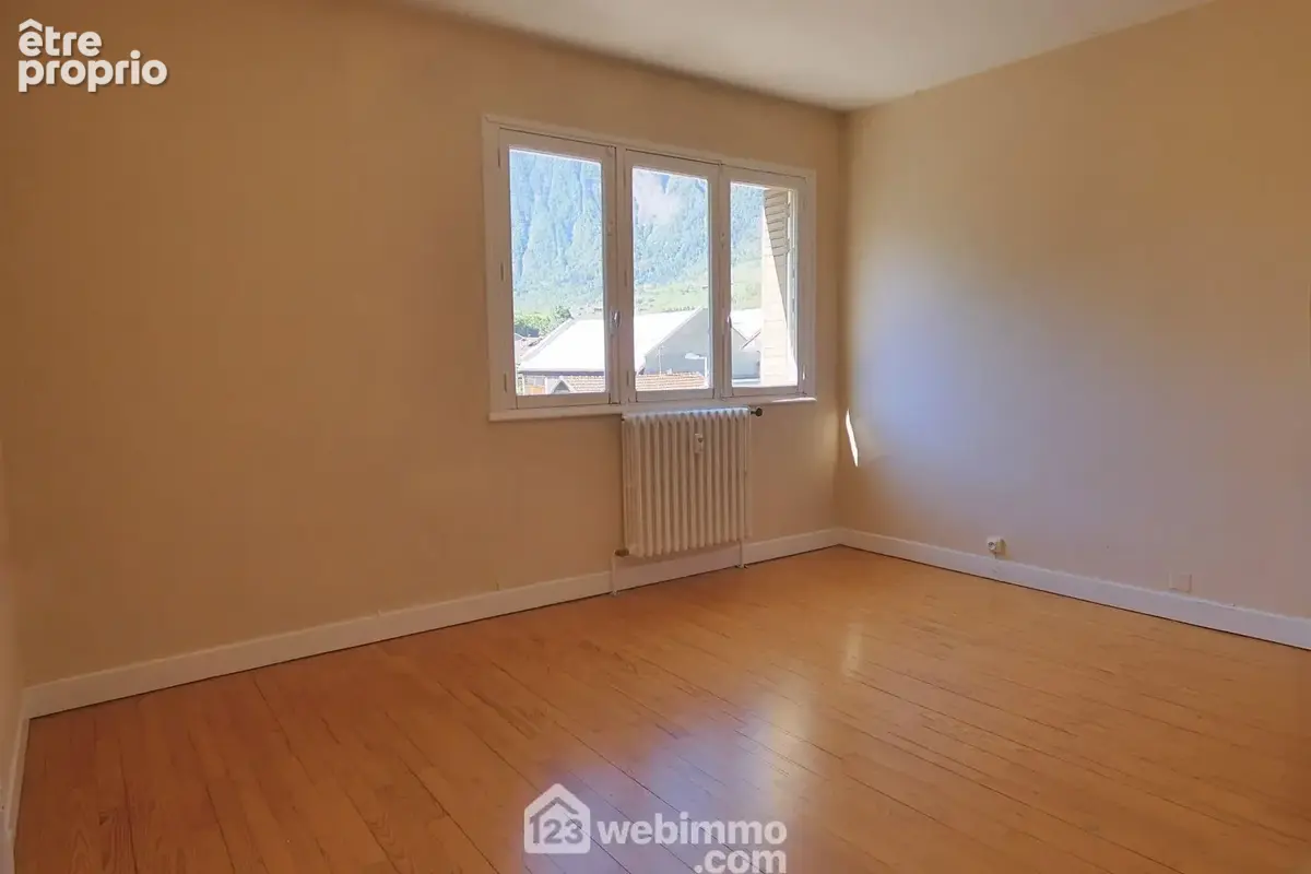 Côté nuit, l?appartement propose 3 chambres