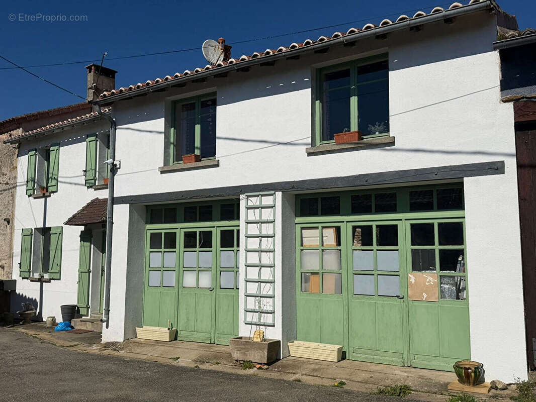 Maison à DROUX