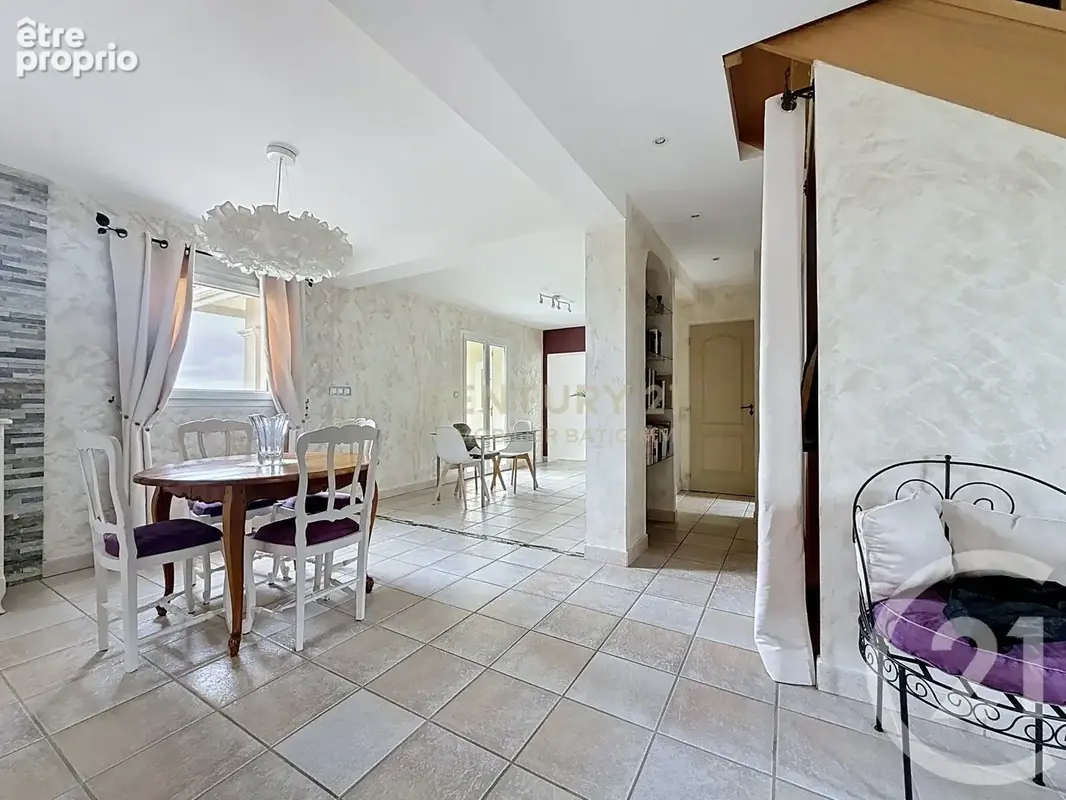 Maison 5 pièces 147 m² à vendre à Bourgoin-Jallieu (38300) - photo 3