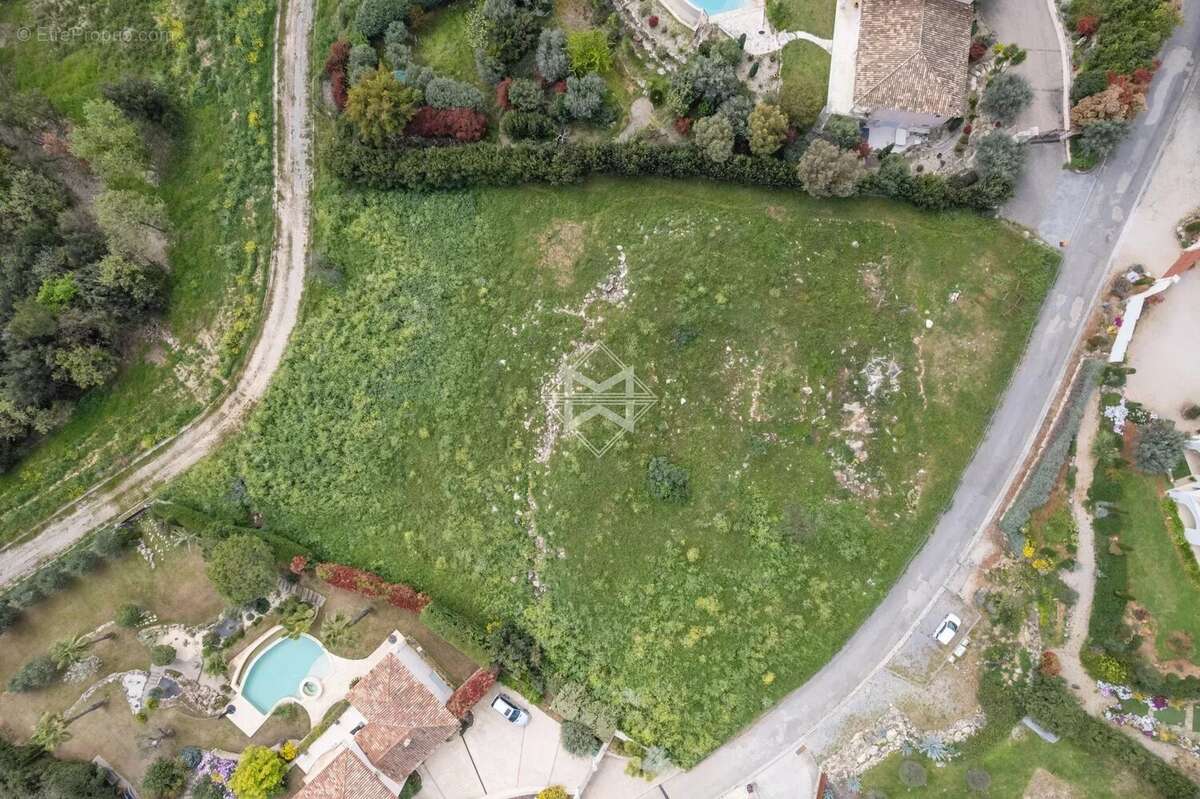 Exceptionnel terrain avec vue - photo 5