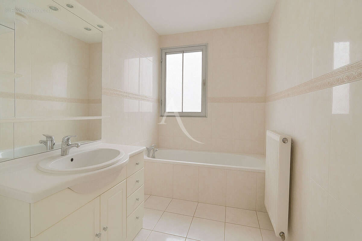 Appartement à LA COURNEUVE