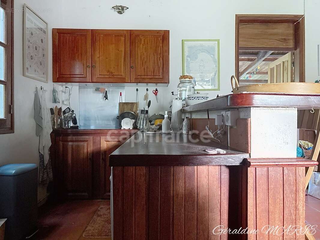 Villa 242 m² avec piscine, T2 loué et terrain de 4 000 m² - photo 15