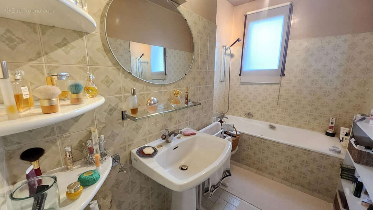 Maison à INJOUX-GENISSIAT