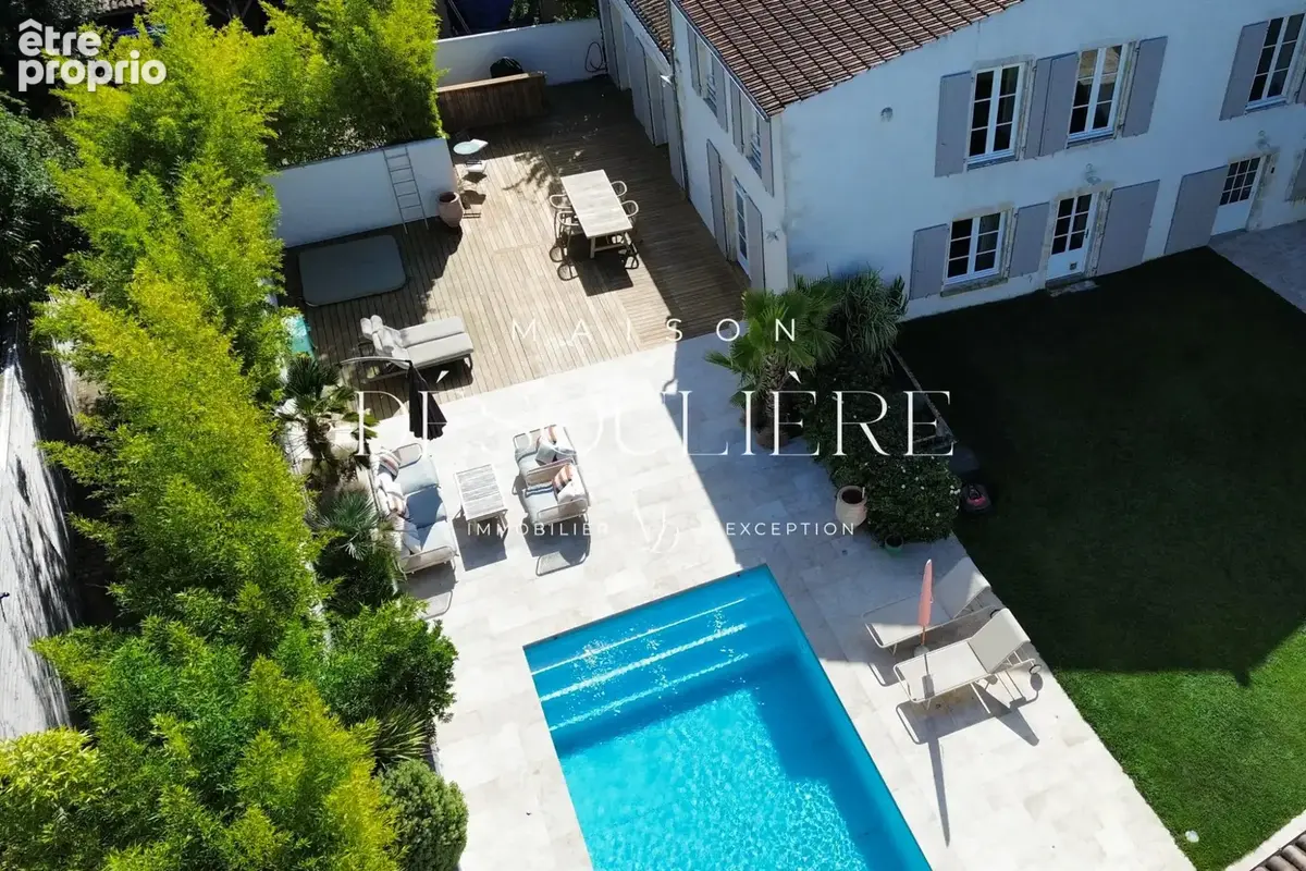 Maison 300 m² à La Rochelle  - photo 2