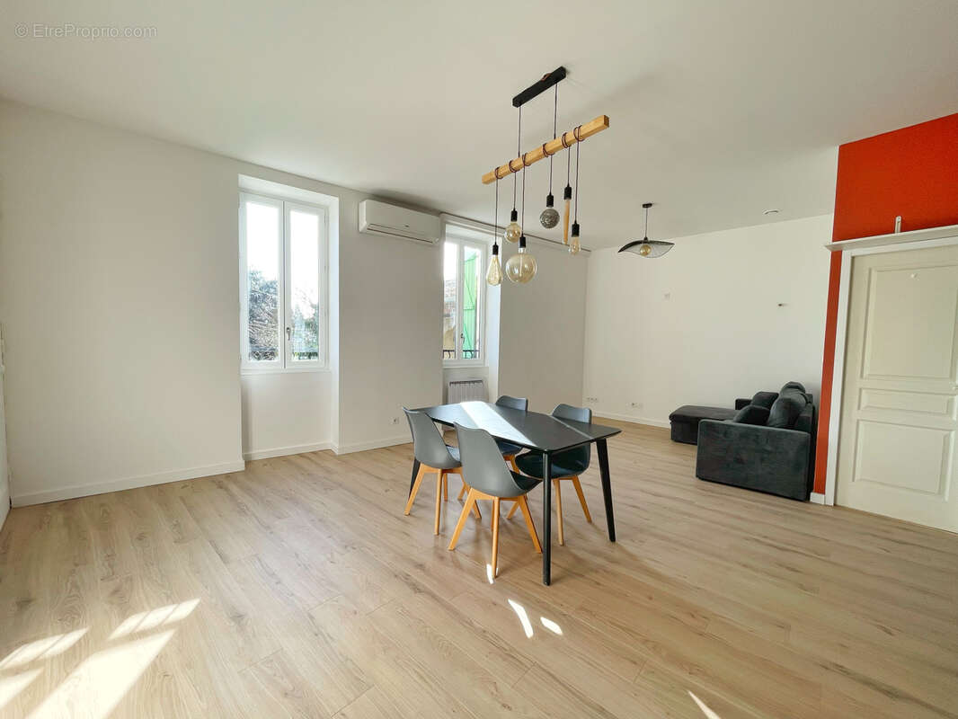 Maison à CHARLY