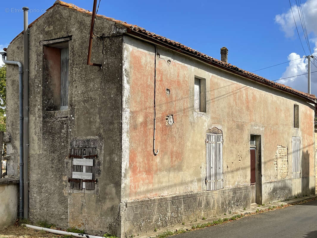 Maison à ROMAZIERES