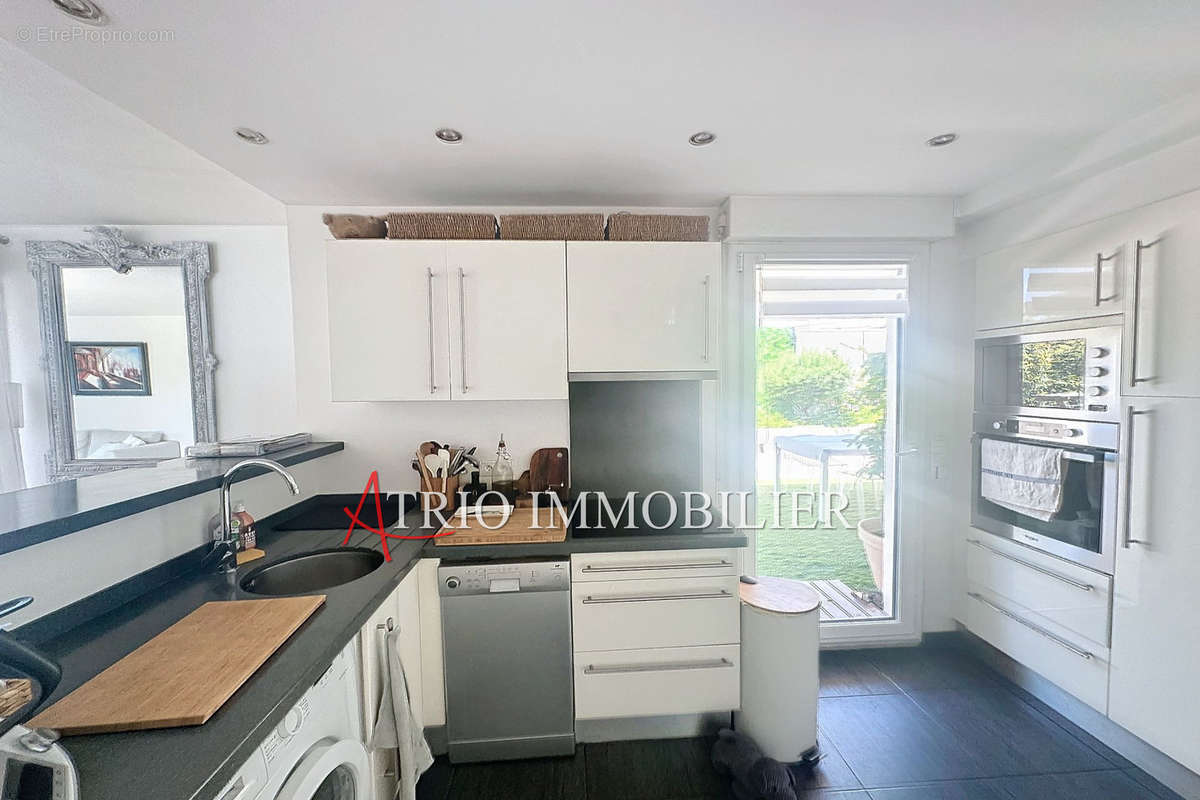 Appartement à SAINT-LAURENT-DU-VAR