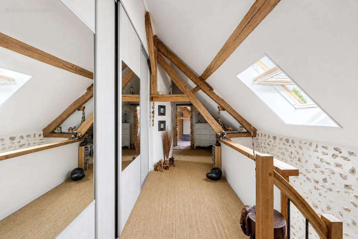 Maison à MONTLANDON