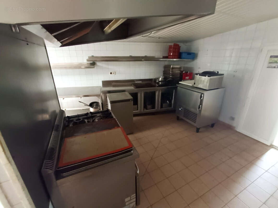 Restaurant de 400 m2 + 2 appartements - photo 11