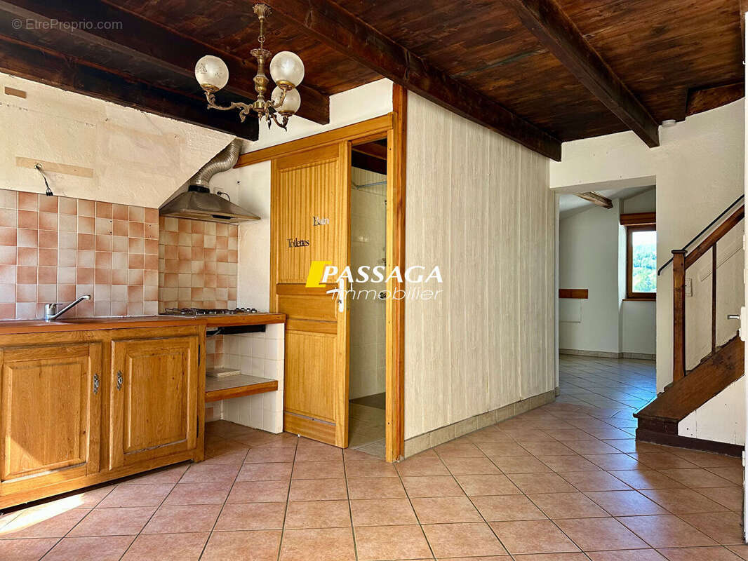 A VENDRE - Maison d'habitation de type 3 avec terrasses et jardin non attenant - SAINT GERMAIN DU TEIL - photo 4