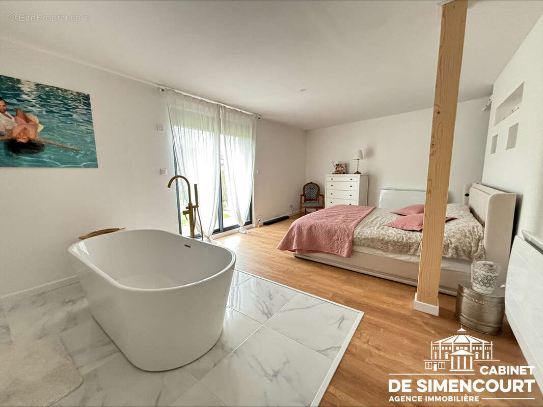 Maison à HEUCOURT-CROQUOISON