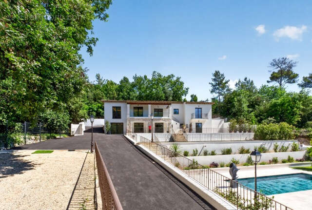 Maison à ROQUEFORT-LES-PINS