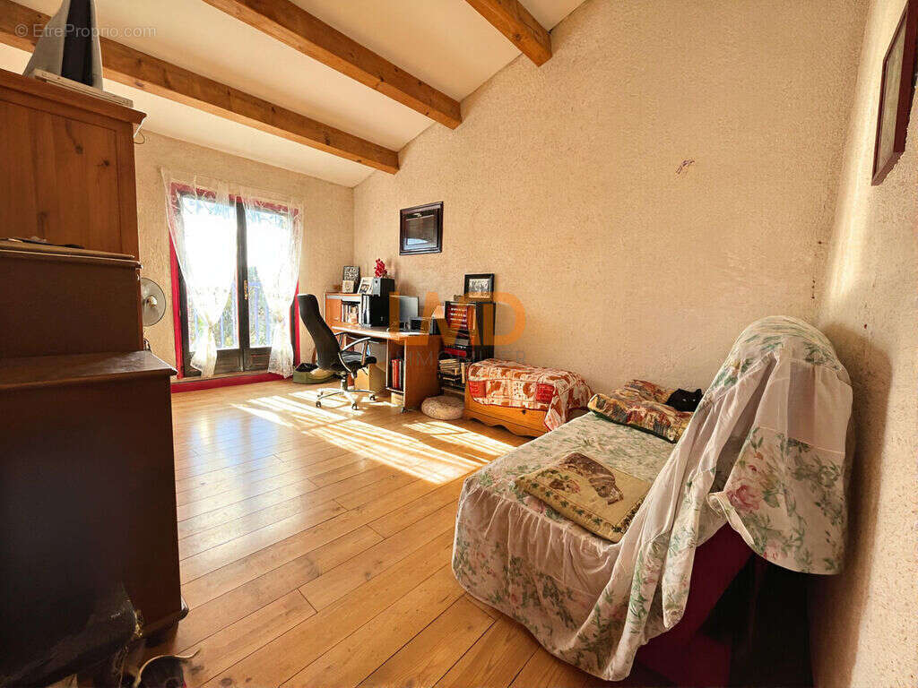 Maison à CHATEAUDOUBLE