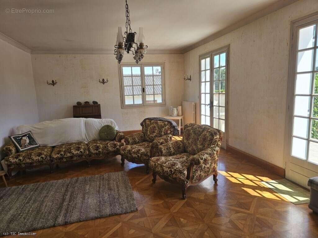 Beau Pavillon entre Ruffec et Sauzé-Vaussais - photo 4