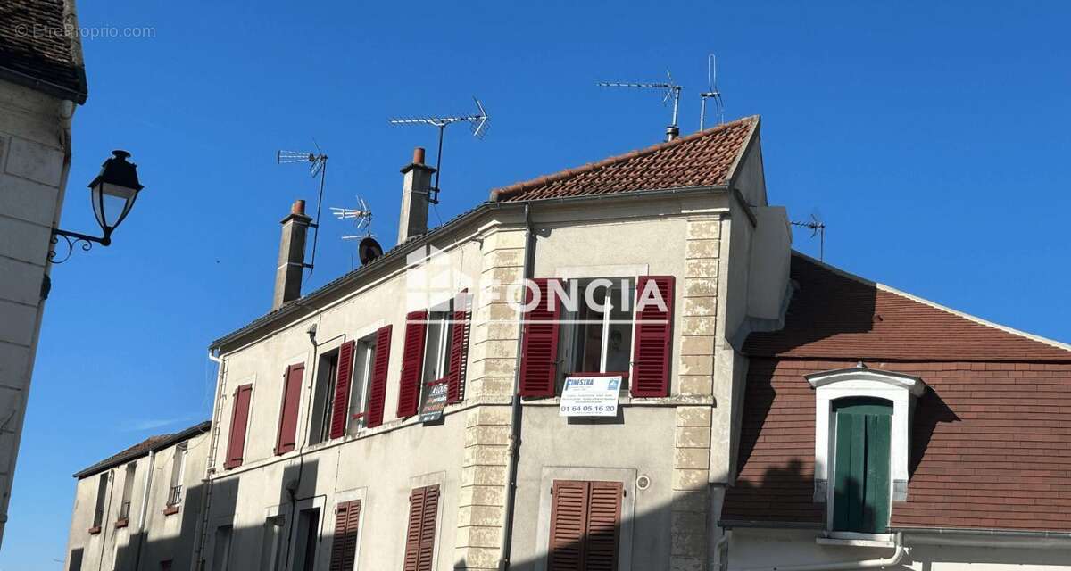 Appartement à BRIE-COMTE-ROBERT