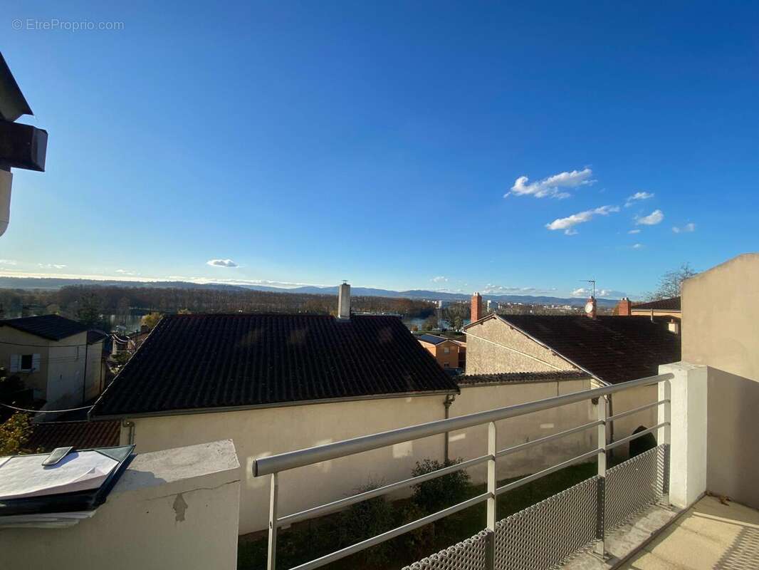 Photo 4 - Appartement à JASSANS-RIOTTIER