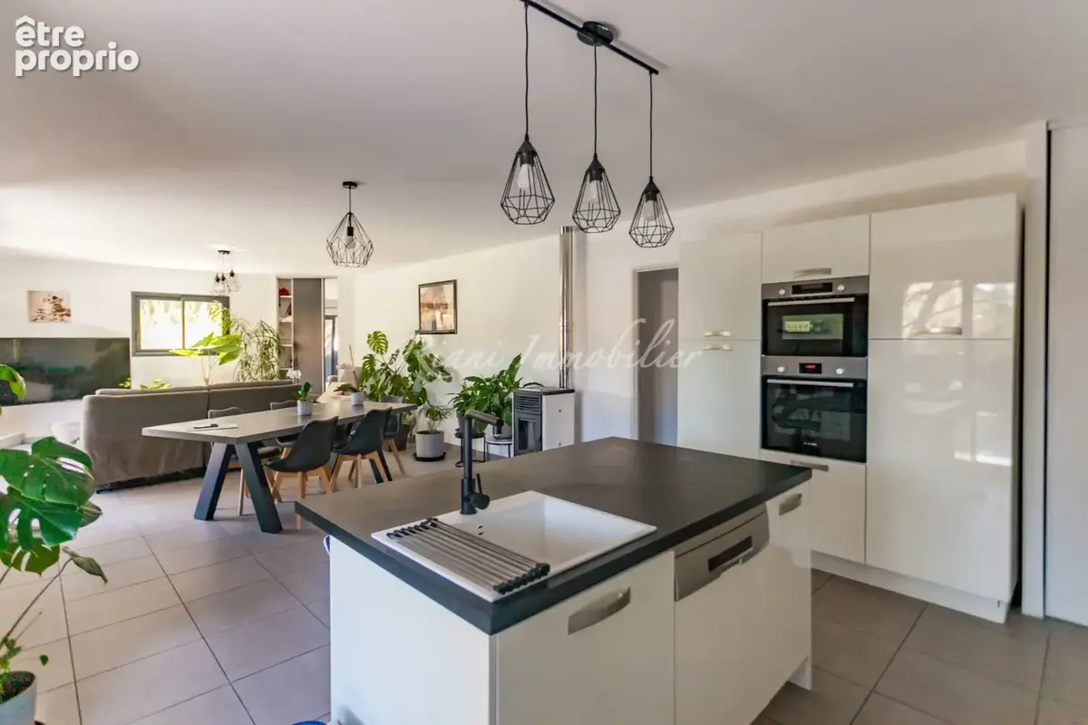 Maison 4 pièces 102 m² à vendre à L'isle-Sur-La-Sorgue (84800) - photo 5