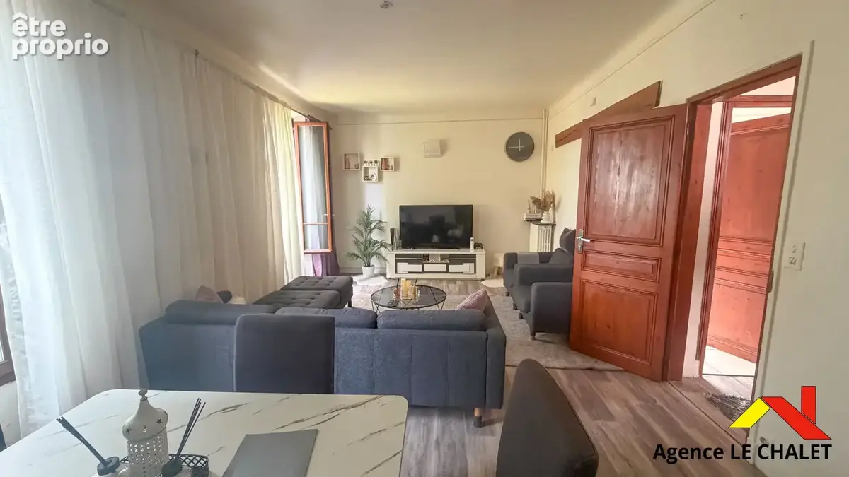Charmant pavillon en meulière de 118 m², 4 pièces, 3 chambres, avec grand jardin - photo 3