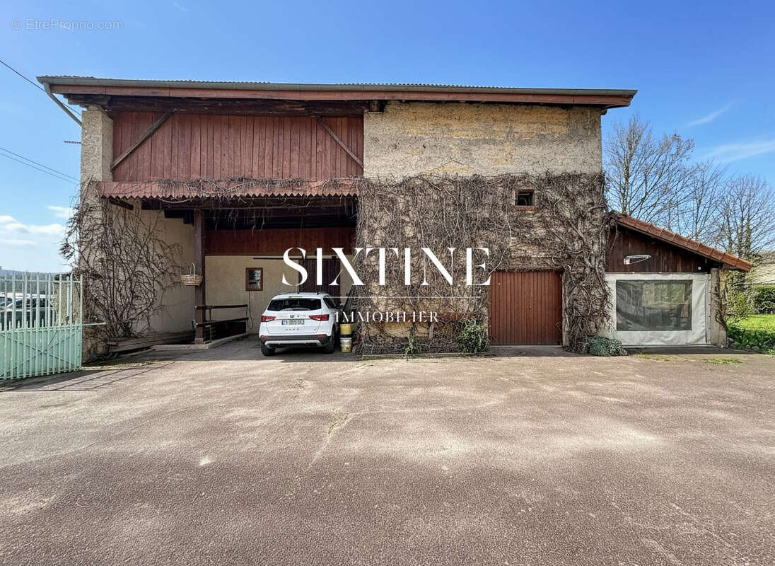 Maison à SAINT-SORLIN-EN-VALLOIRE