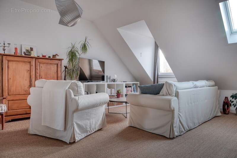 Appartement à NEAUPHLE-LE-CHATEAU