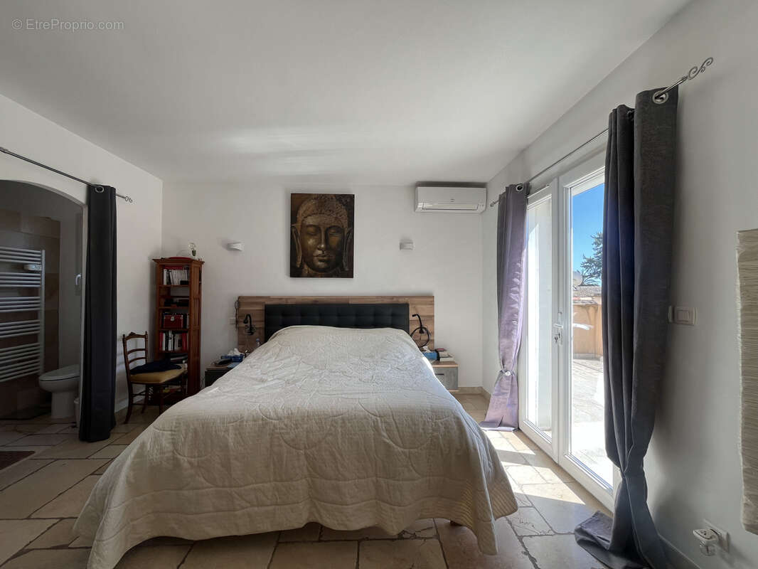 Maison à ROQUEBRUNE-SUR-ARGENS