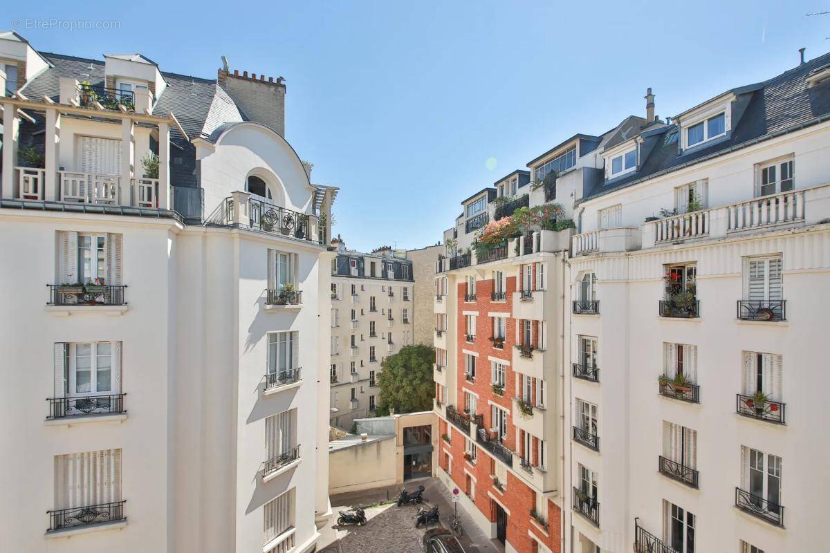 Appartement à PARIS-15E