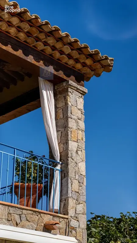 Splendide propriété provençale avec vue panoramique sur le Massif des Maures, sur un terrain plat de 3 000 m² - photo 32