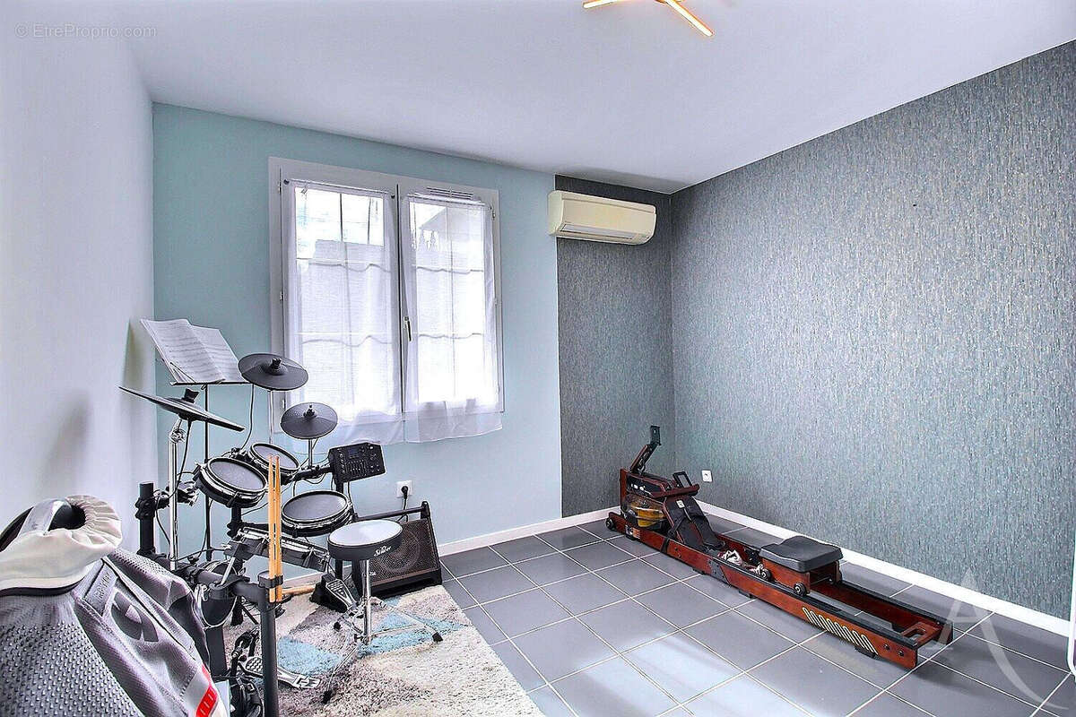 Maison Villenave d'Ornon - 5 pièce(s)  avec piscine et double garage - photo 9