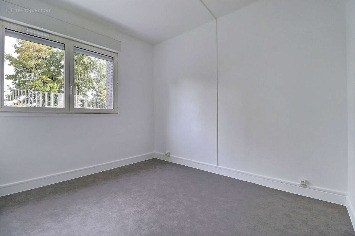 Appartement à AUBERVILLIERS