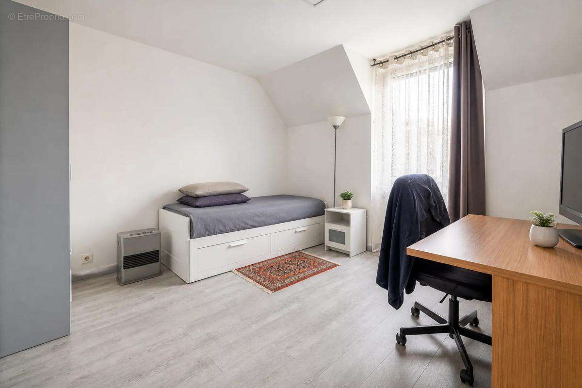 Spacieuse maison 7 pièces à Savigny-le-Temple - photo 18