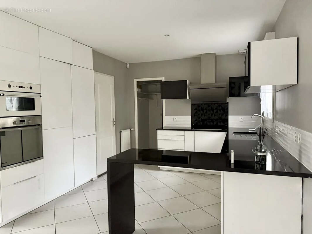 Maison à VIRY-CHATILLON