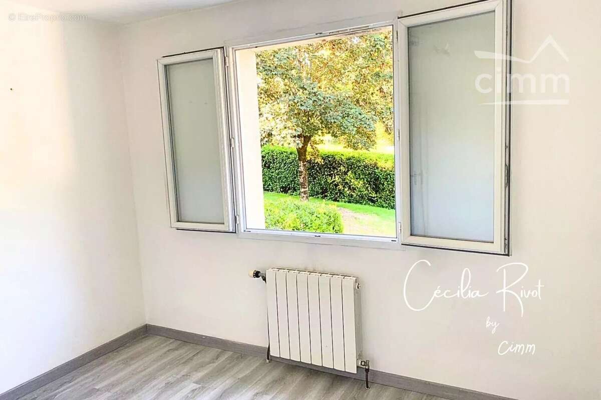 Maison à BUSSAC-SUR-CHARENTE
